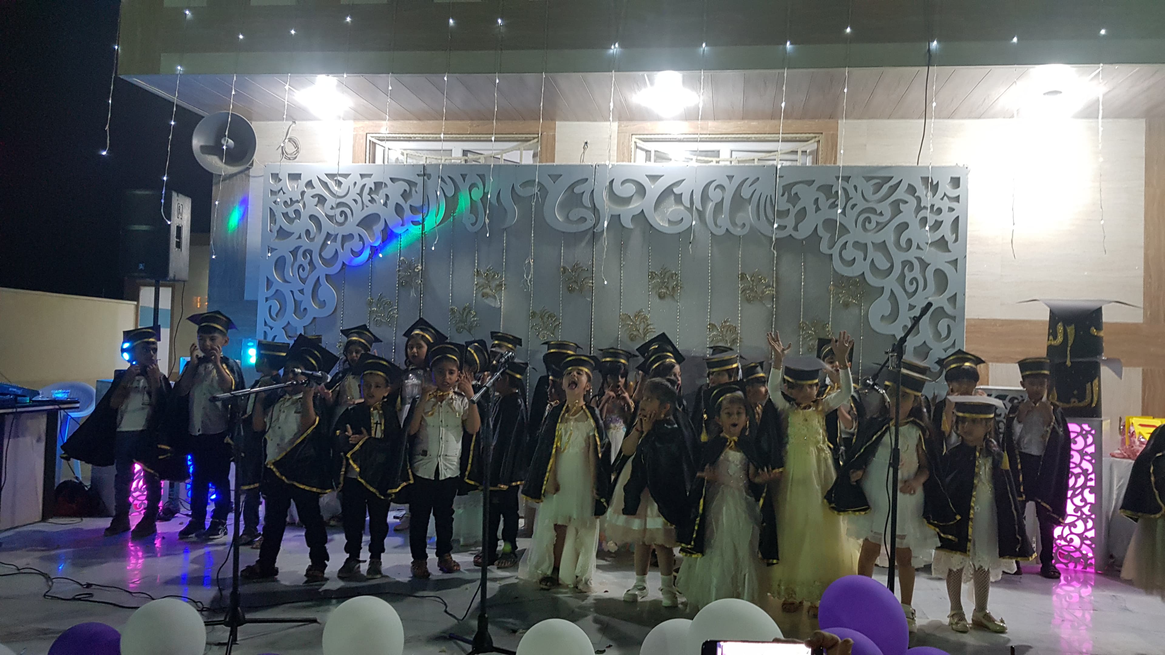 جشن فارغ التحصیلی و الفبا